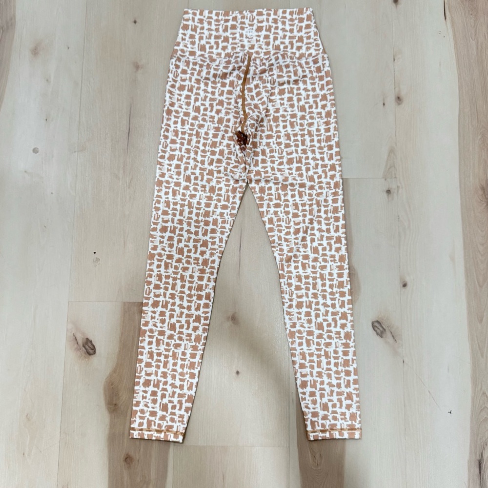 NWT Born Primitive Synergy Legging Cobblestone Women's Large - Picture 10 of 15
